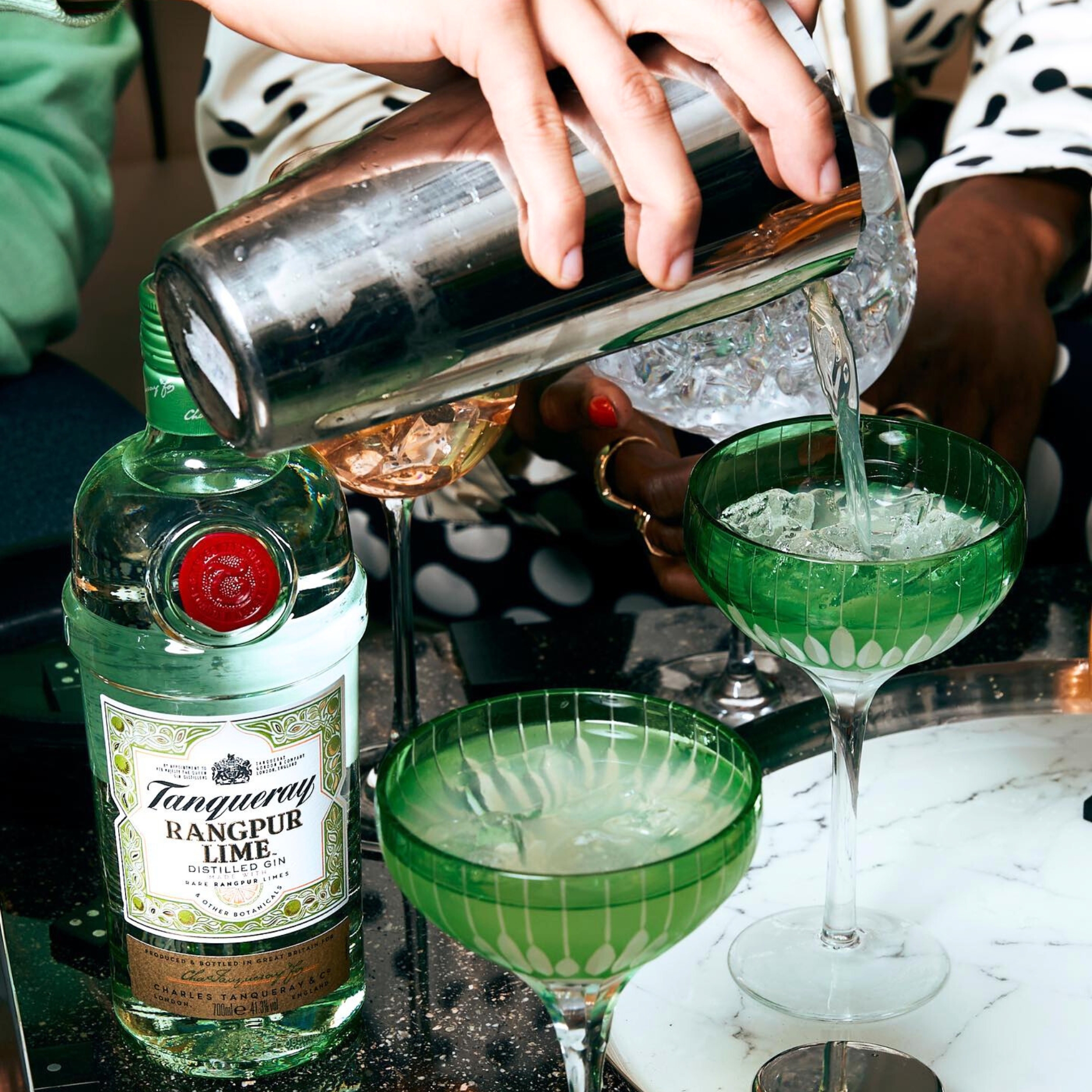 El Arte del Perfecto Gin-Tonic: Consejos de Expertos con Tanqueray